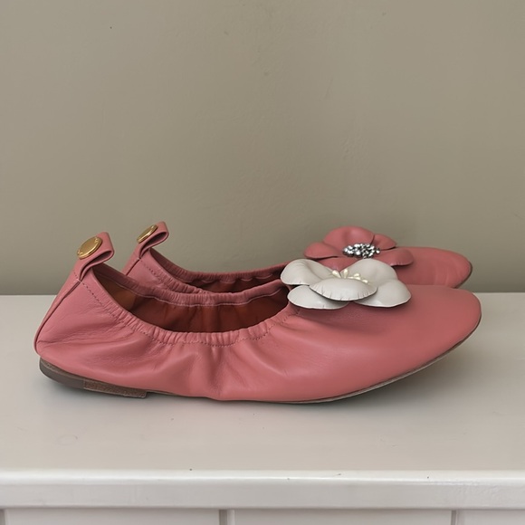 Tory Burch Coral Flats with Floral Detail - Picture 5 of 7